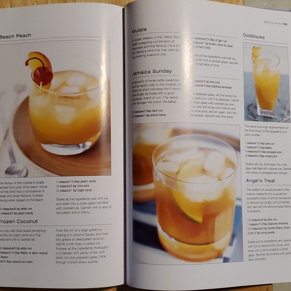 Ultimate Book of Cocktails softcover book - Picture 6 of 8